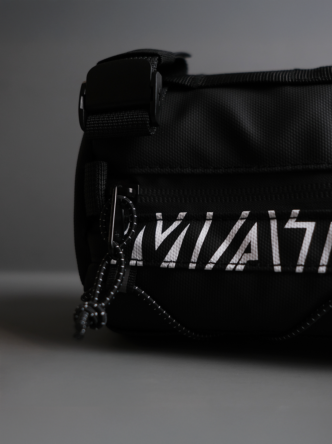 Handlebar bag straps
