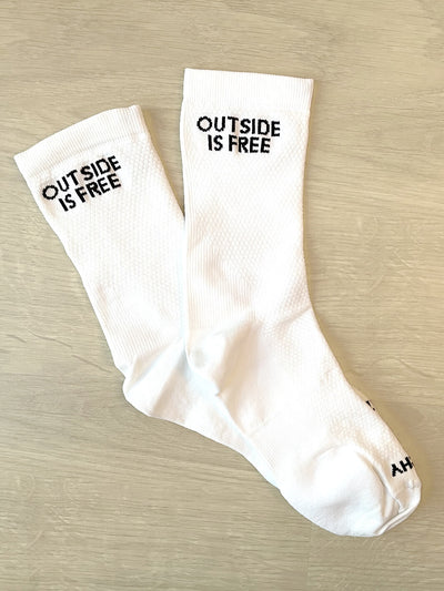 Calcetines blancos - Afuera es gratis 